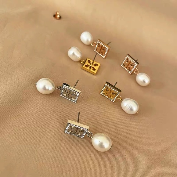 ‼️SALE‼️Tory Burch Silver & Gems Logo Pearl Drop Earrings - Picture 4 of 6